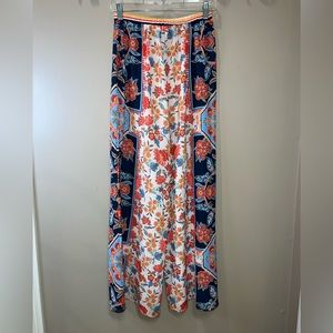 Flying tomato/pants/size small